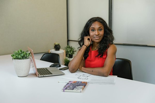 Boostez vos ventes grâce à des logos accrocheurs en soldes !